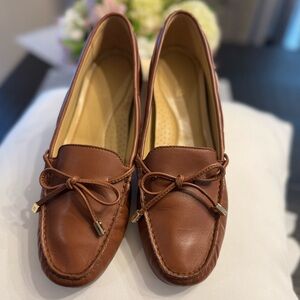 Beautiful Michael Michael Kors Sutton Loafers Luggage Brown Women’s Size 8.5